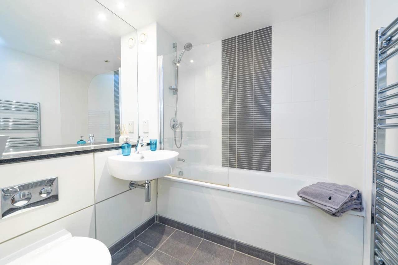 Stylish One Bedroom Close To The Of Apartamento *